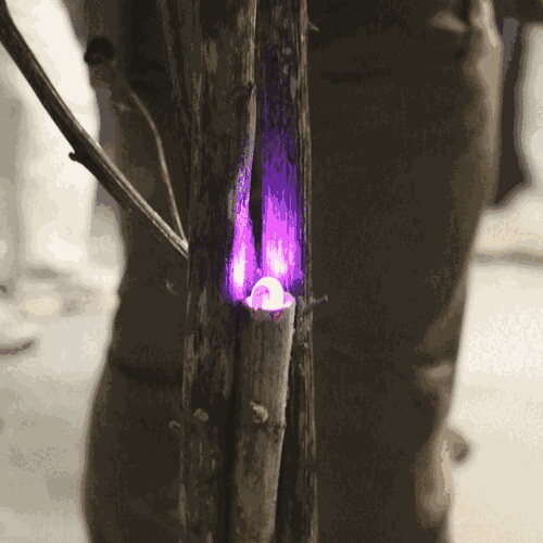 Grow lights flickering based on movement of soldered milkweed plume