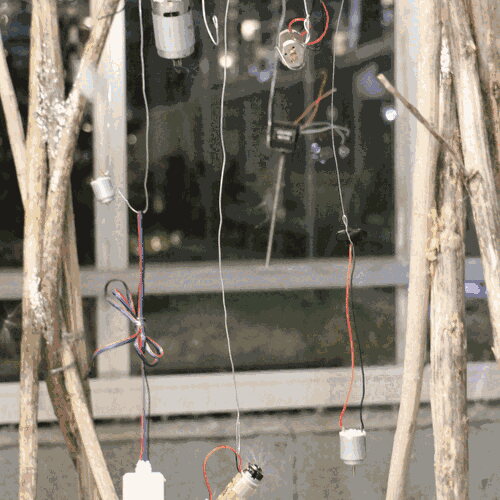 Detail of discarded motors available for foraging or exchange